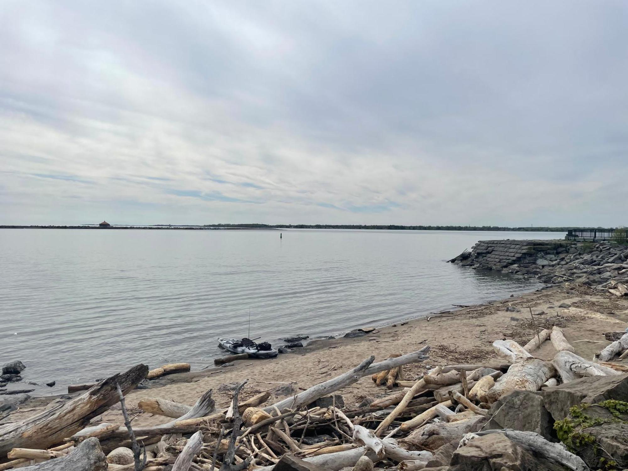 Buffalo'S River Den Exterior photo
